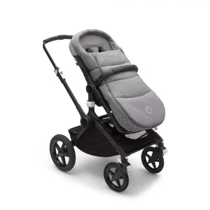 Bugaboo footmuff is the all-season must-have that helps regulate your toddler's body temperature. Water-repellent on the outside and soft, high quality, and breathable fabrics on the inside.