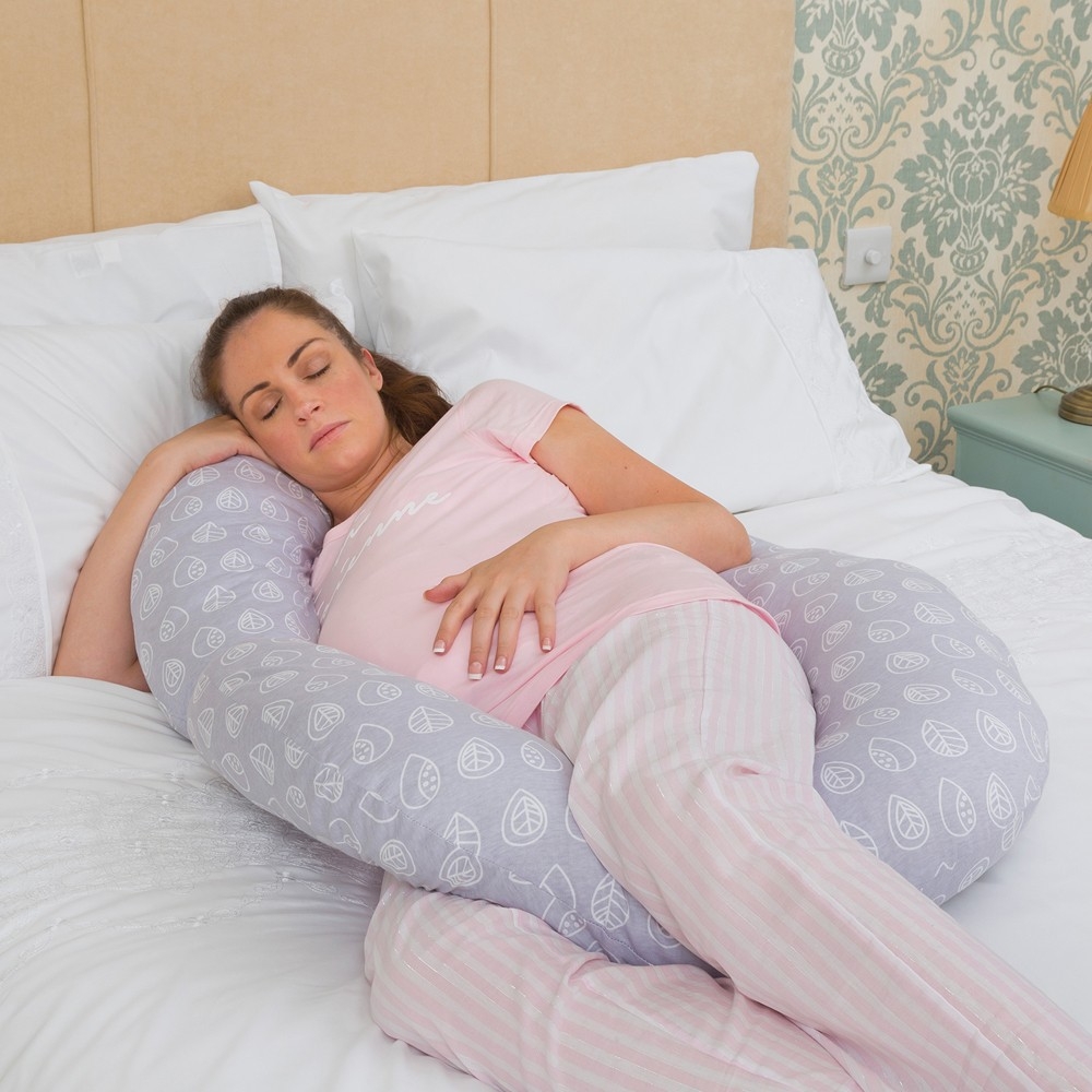 Как пользоваться подушкой для беременных. Подушка для беременных. Подушка для беременных для сна. Беременные на подушке для беременных.