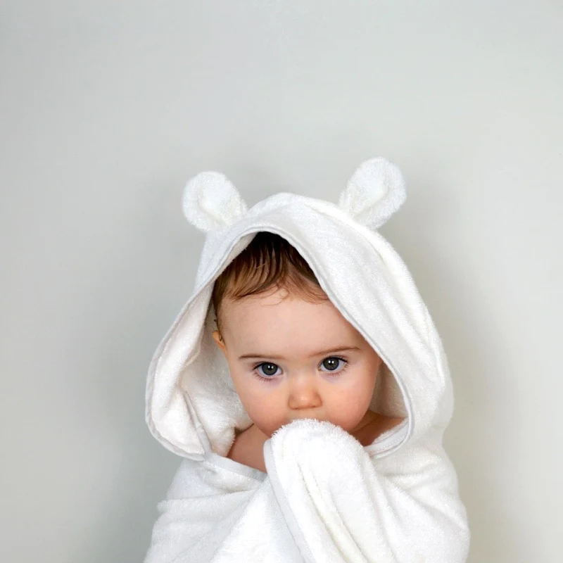 Shnuggle Wearable Bath towel with Ears White