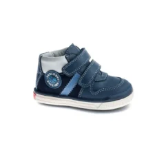 Pablosky Boys Boots 035320 Navy have a double velcro fastening and bumper toe.